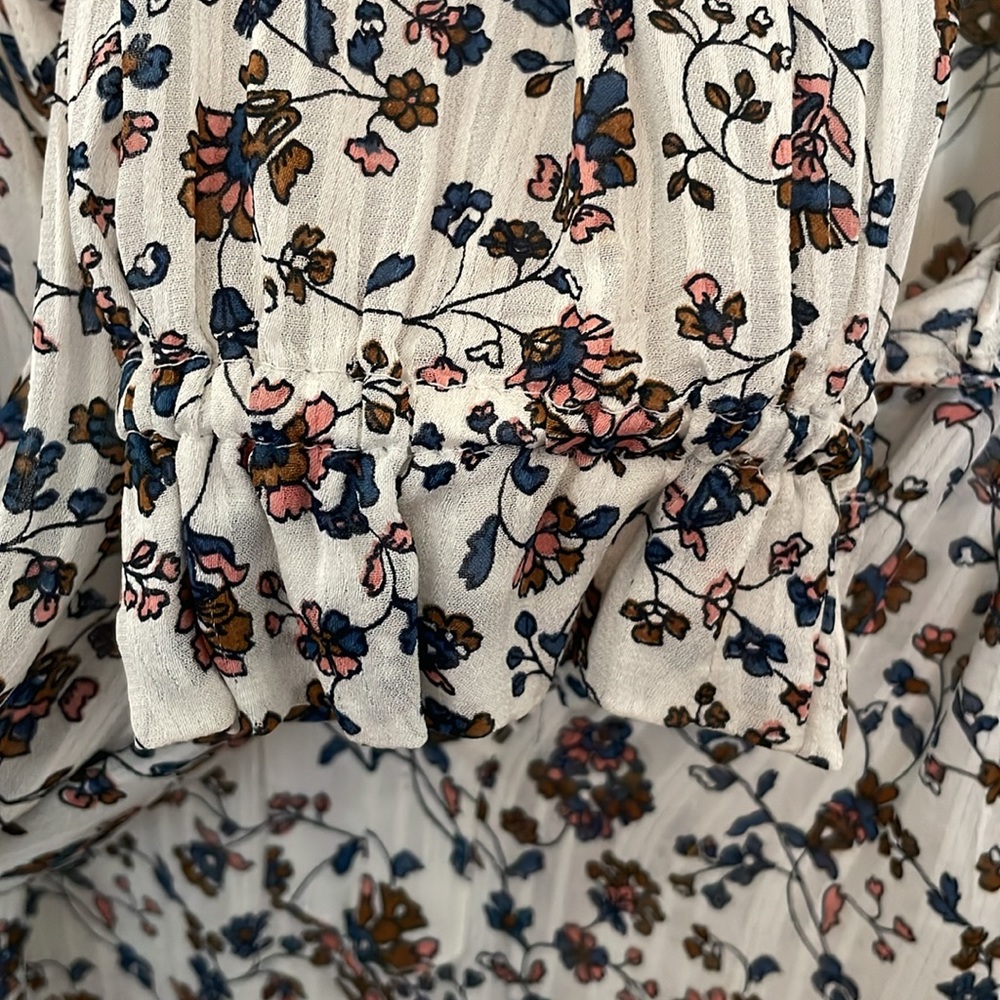 Loft Blouse - Picture 4 of 6